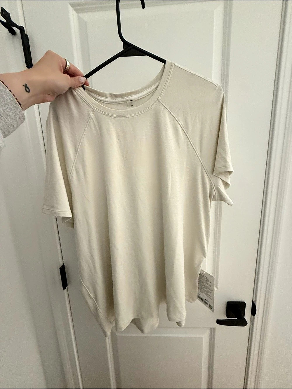 lululemon License to Train Classic-Fit T-Shirt Short Sleeve Cream Size 14 NWT